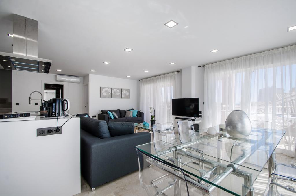 Gorgeous 170 Sq.M. Penthouse With Sea View Terraces Apartment Benalmádena Exterior photo