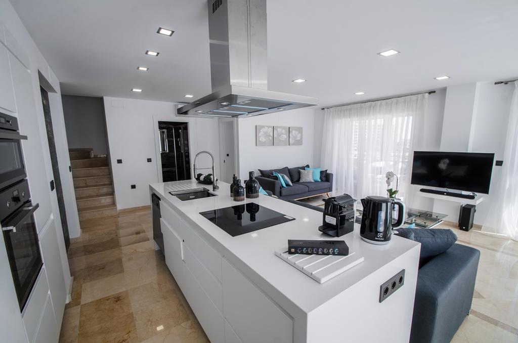 Gorgeous 170 Sq.M. Penthouse With Sea View Terraces Apartment Benalmádena Exterior photo